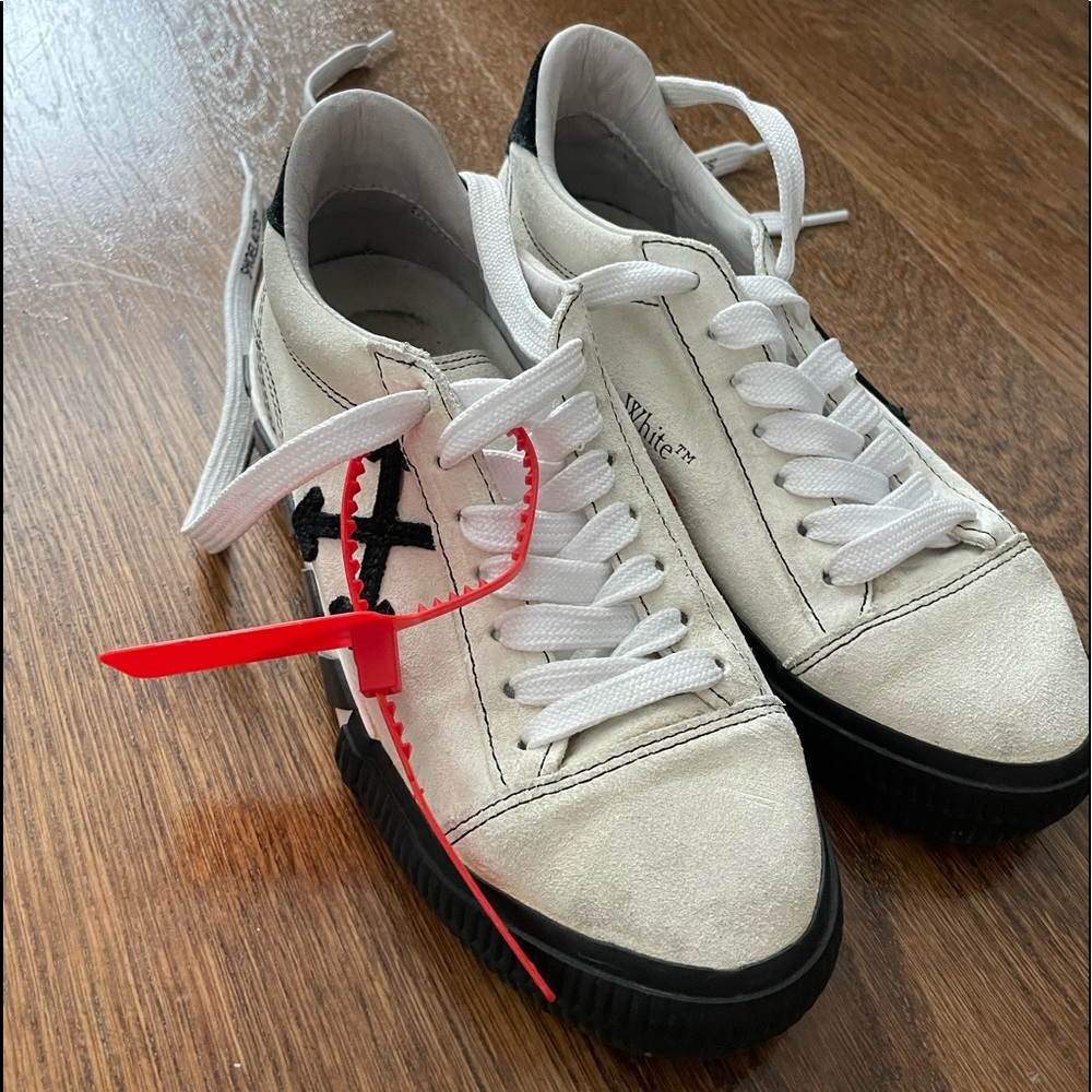 Off-White Sneakers